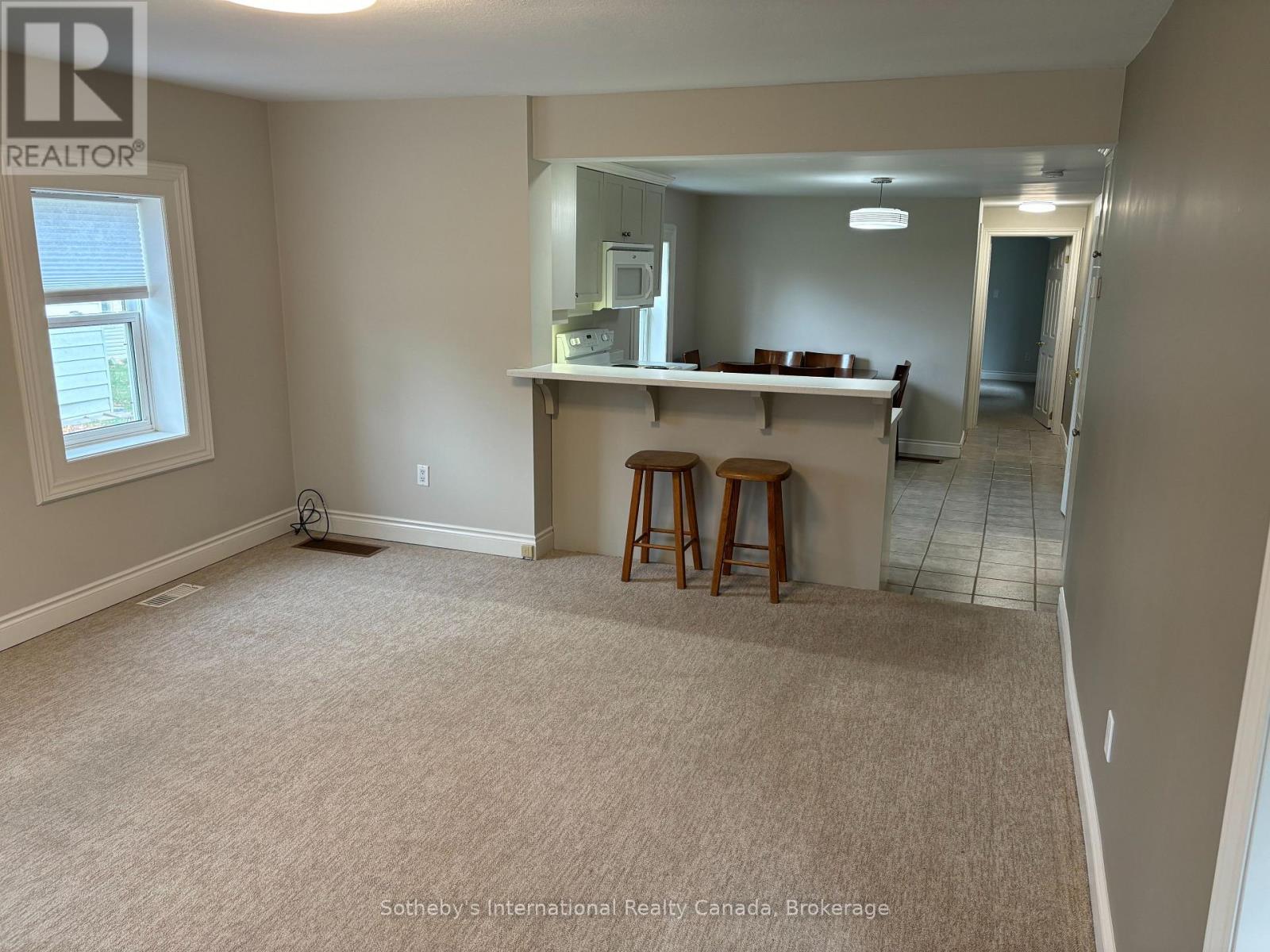 303 Oak Street, Collingwood, Ontario L9Y 2Y2 - Photo 3 - S13779352