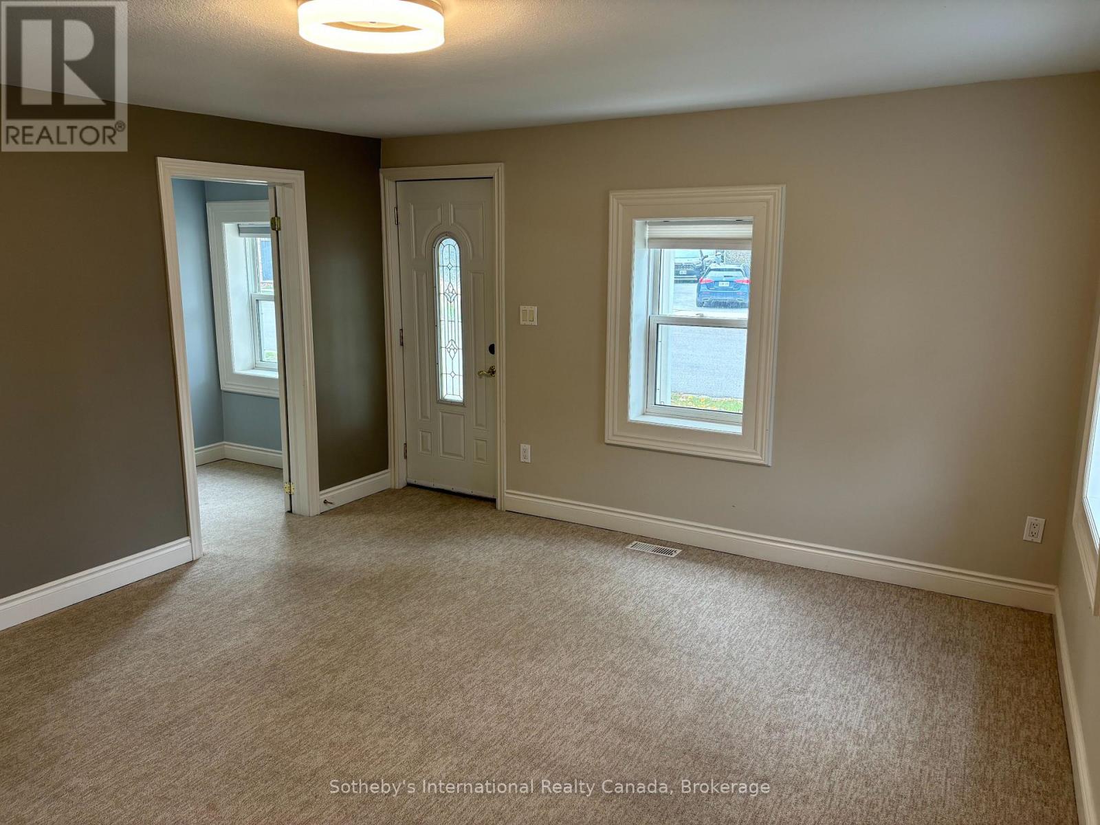 303 Oak Street, Collingwood, Ontario L9Y 2Y2 - Photo 4 - S13779352