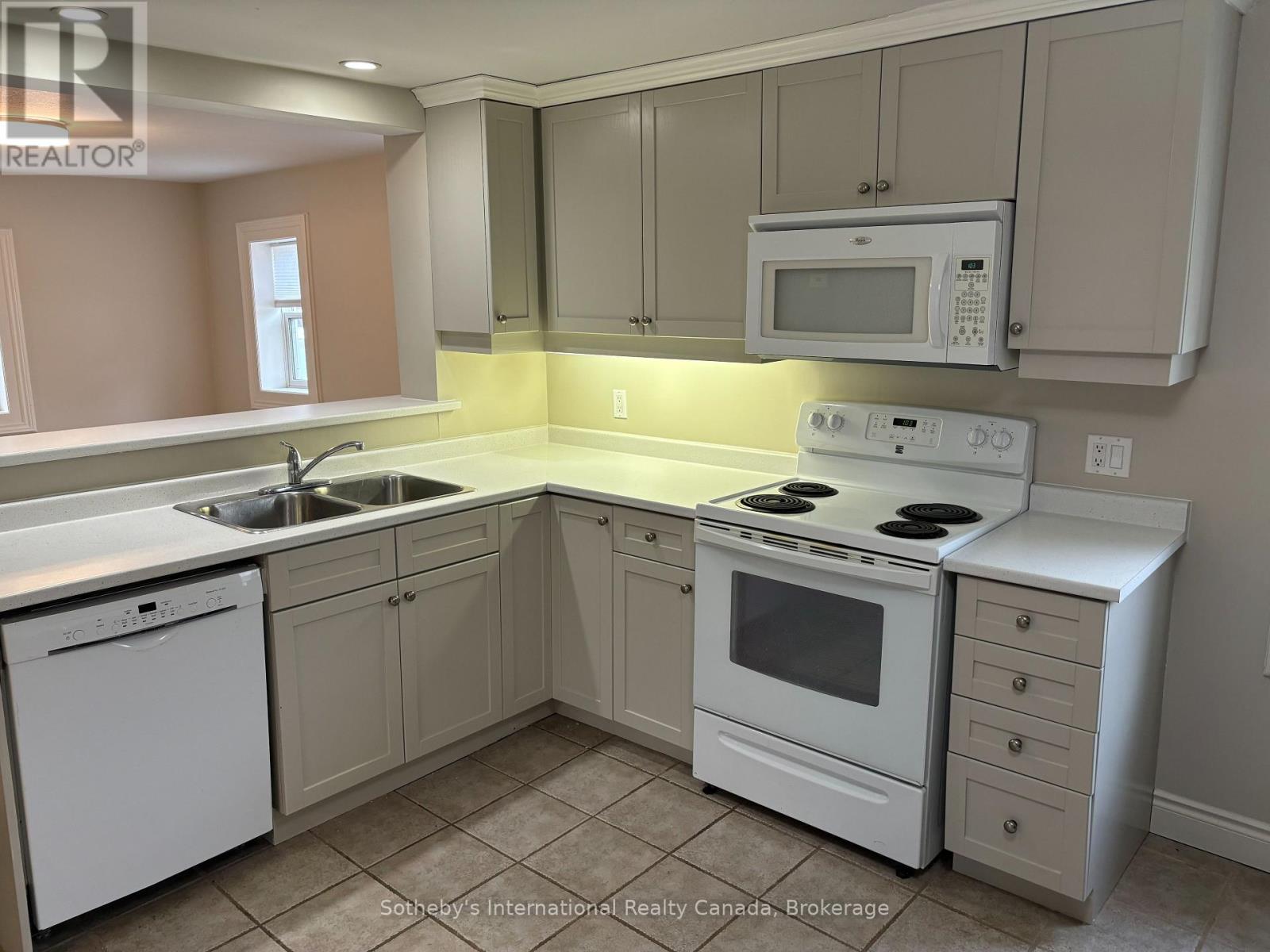 303 Oak Street, Collingwood, Ontario L9Y 2Y2 - Photo 8 - S13779352