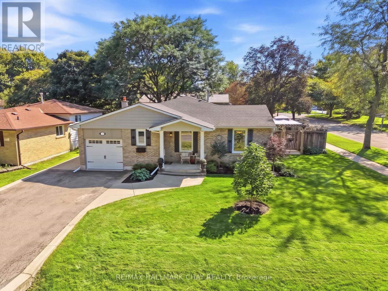 17 Stewart Street W, New Tecumseth (Beeton), Ontario  L0G 1A0 - Photo 1 - N13779416