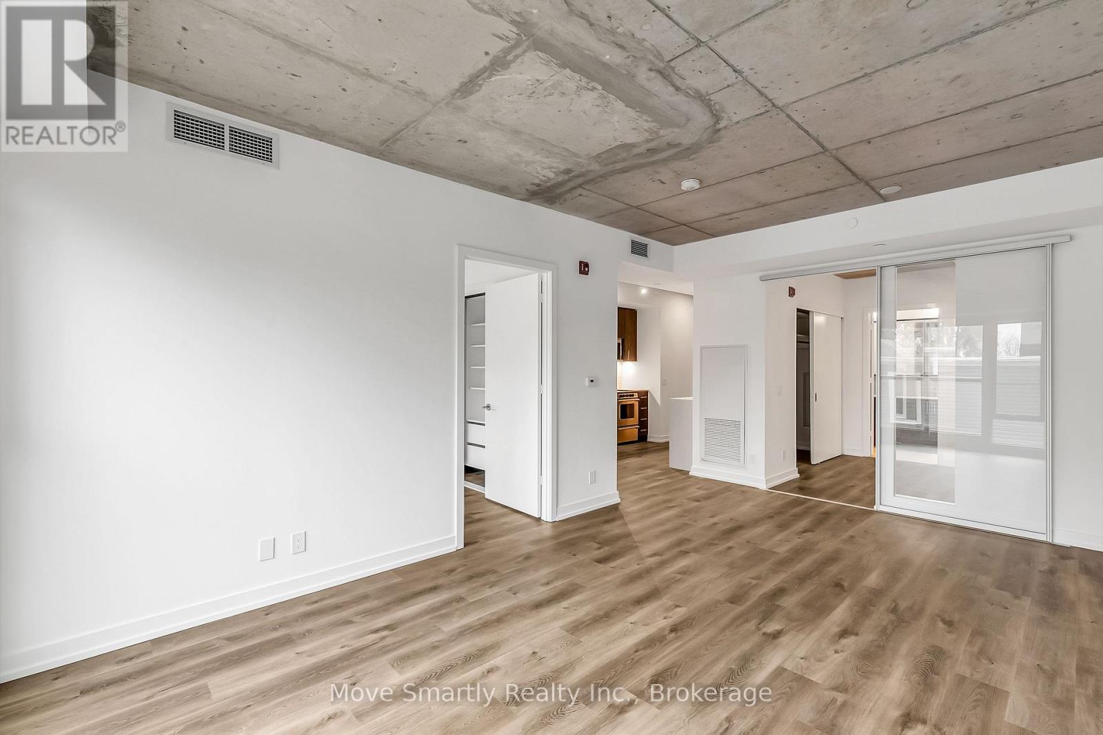 201 - 115 Larchmount Avenue, Toronto, Ontario  M4M 2Y6 - Photo 5 - E13645622