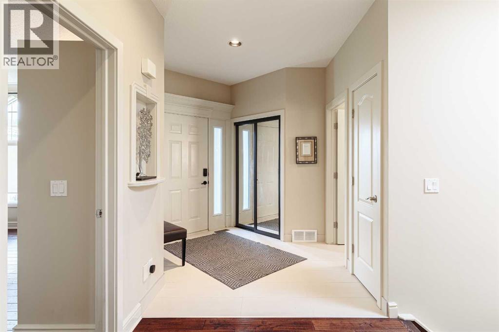 2207 Sirocco Drive SW, Calgary, Alberta  T3H 2T9 - Photo 6 - A2337577