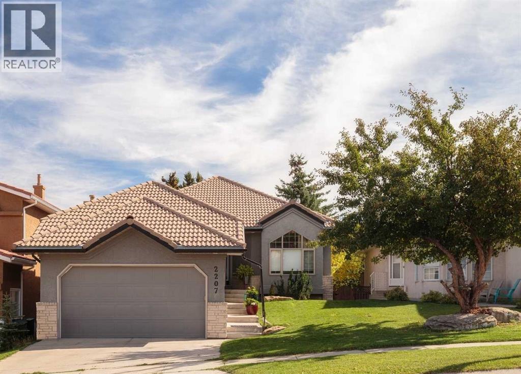 2207 Sirocco Drive SW, Calgary, Alberta  T3H 2T9 - Photo 1 - A2337577