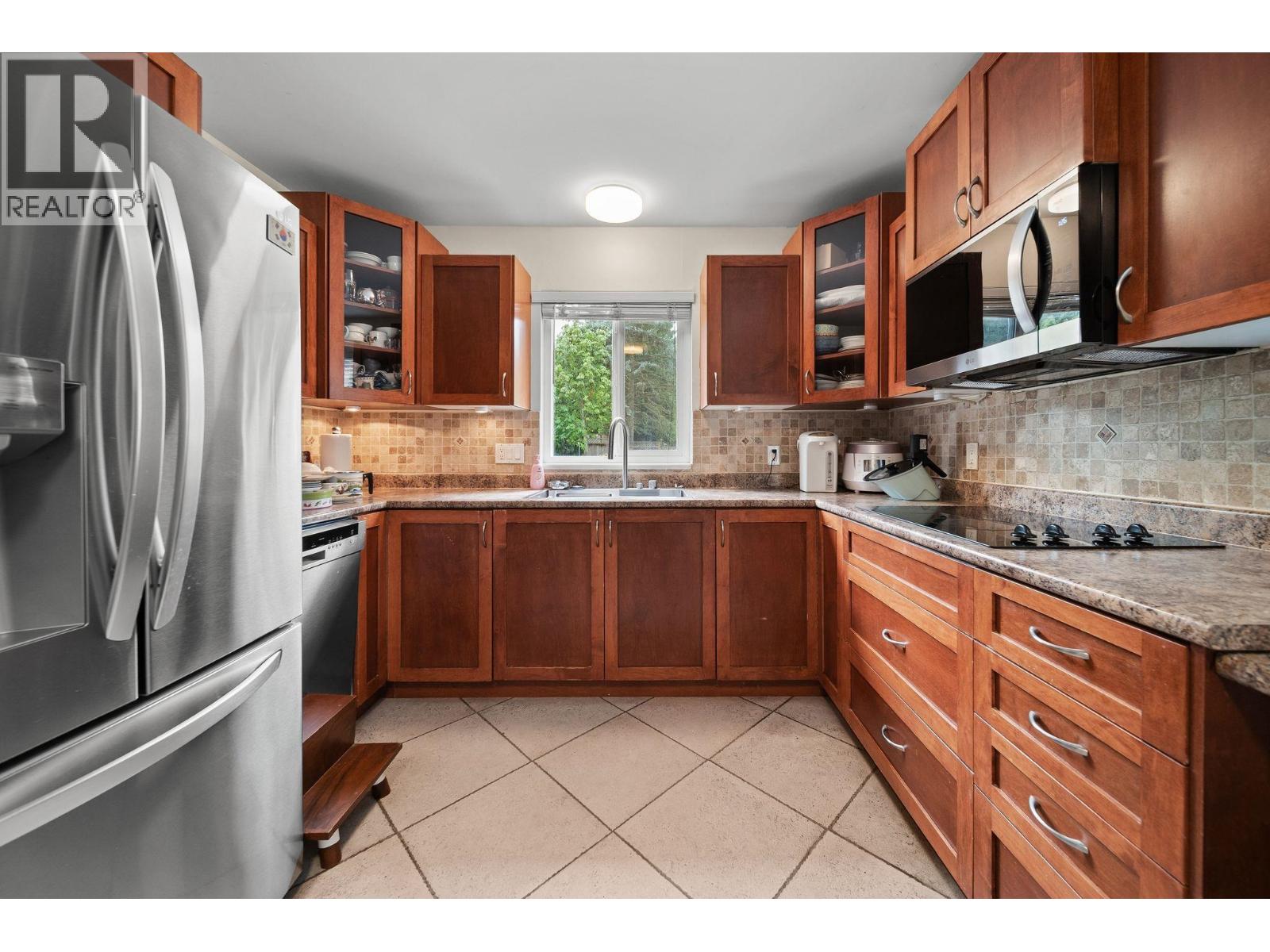 1003 Windward Drive, Coquitlam, British Columbia  V3C 4M5 - Photo 2 - R3164811
