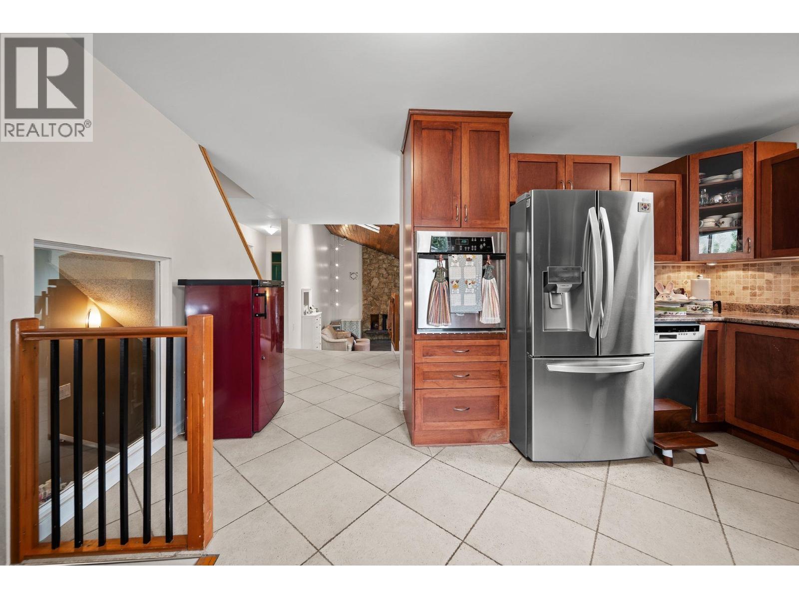 1003 Windward Drive, Coquitlam, British Columbia  V3C 4M5 - Photo 7 - R3164811