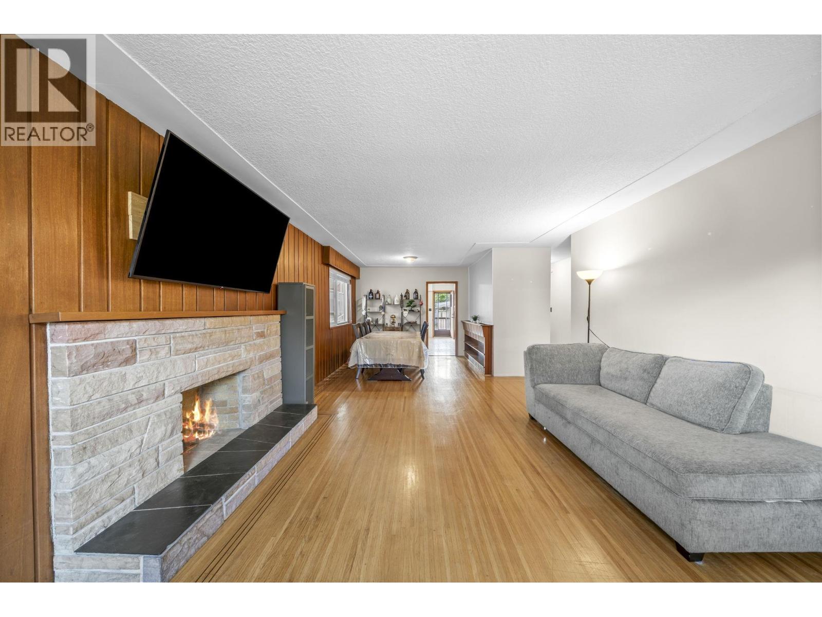 2634 Parker Street, Vancouver, British Columbia  V5K 2T4 - Photo 2 - R3164813