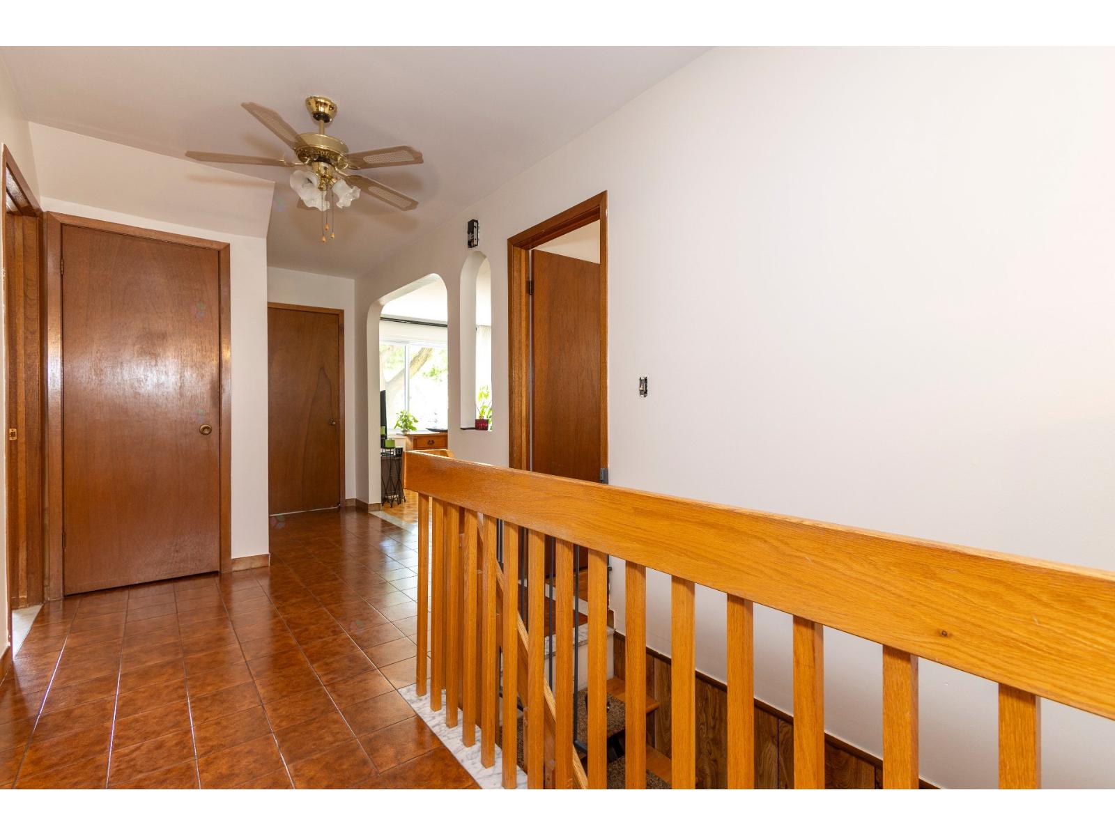550-554 36e Avenue Montréal (Lachine) Quebec Canada H8T3G1 4