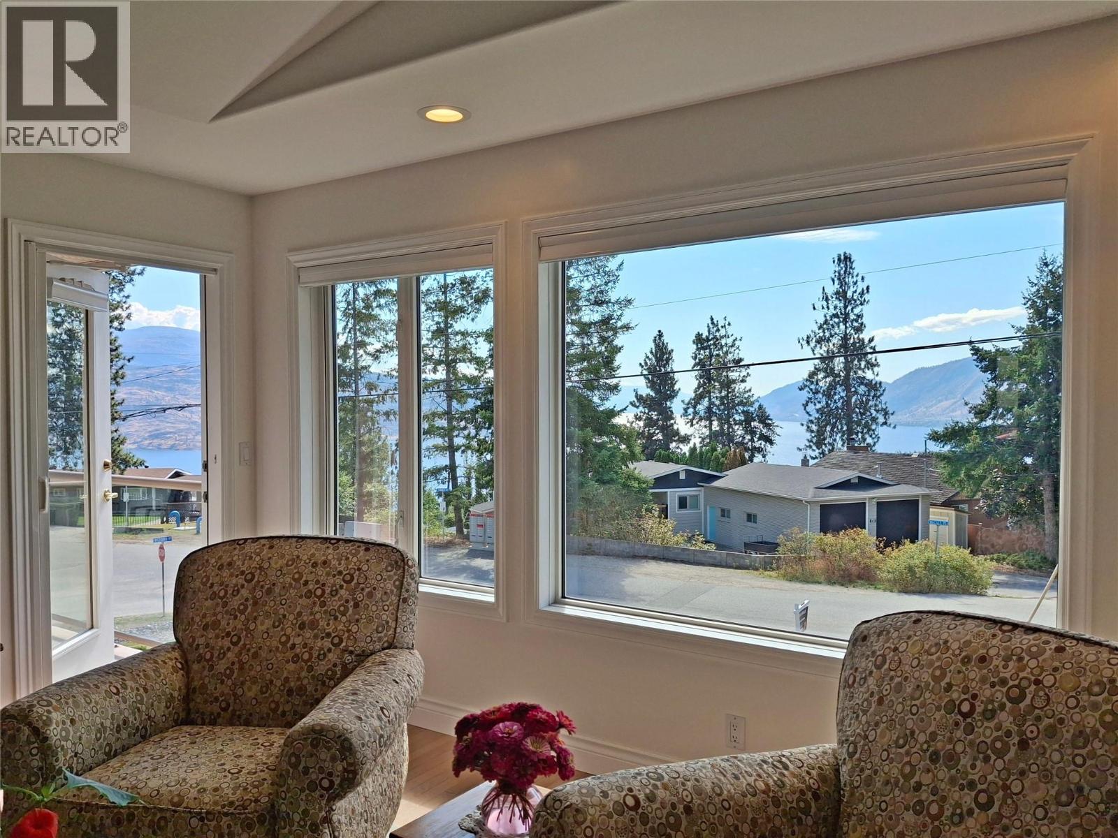 5990 Victoria Street Peachland Photo 11 5990 Victoria Street Peachland Photo 11