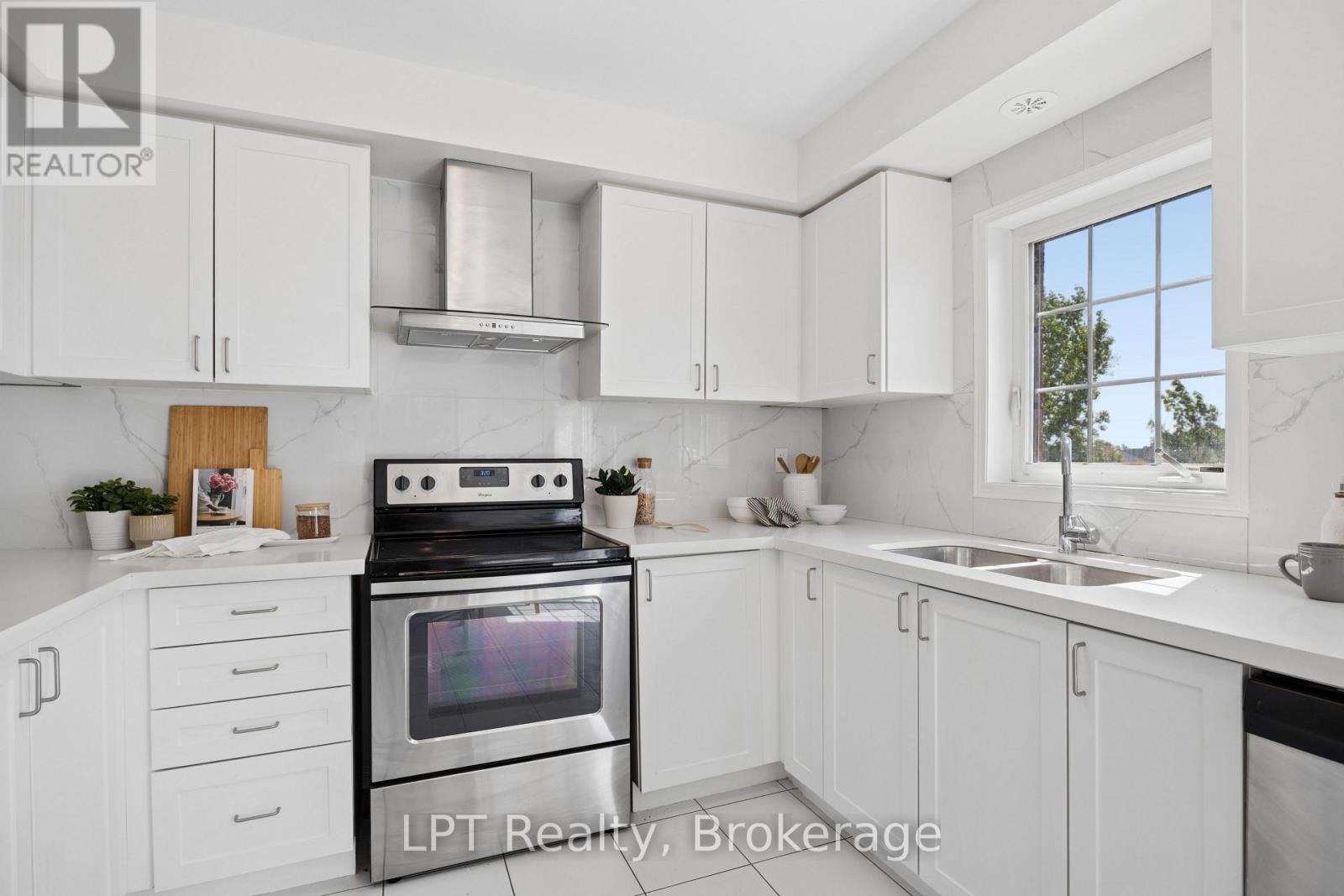 2488 Bromus Path, Oshawa, Ontario  L1L 0K7 - Photo 12 - E13779552