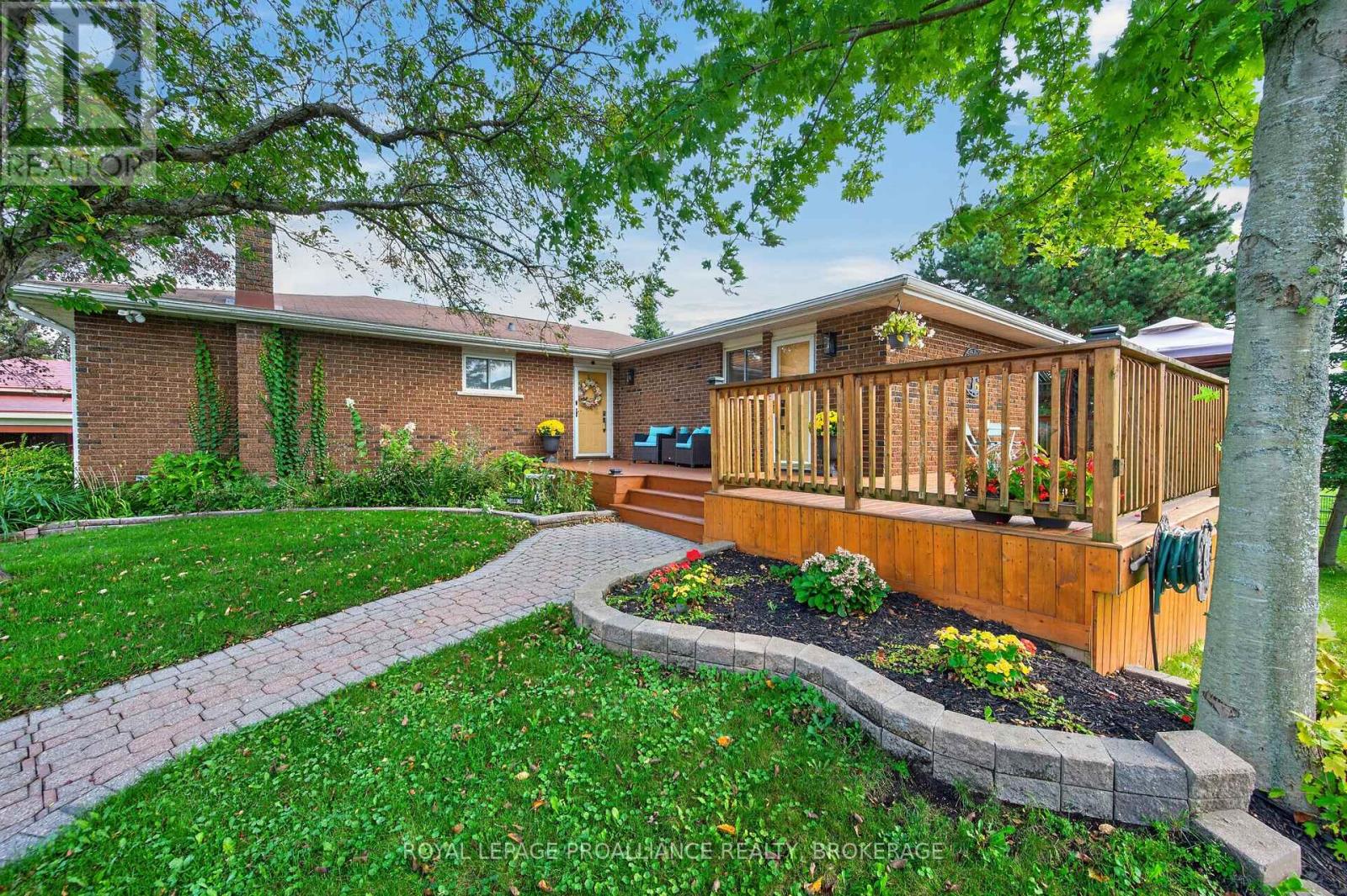 38 Willowbank W, Gananoque, Ontario  K7G 2V5 - Photo 3 - X13779800