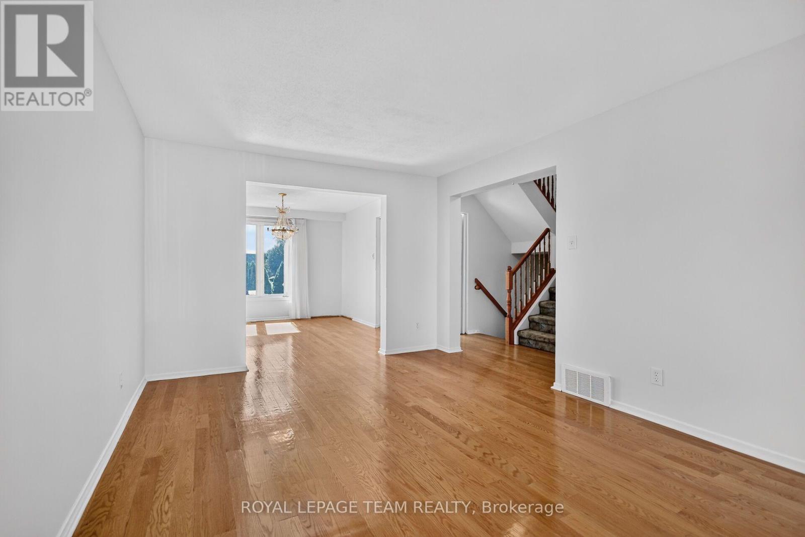106 Four Seasons Drive, Ottawa, Ontario  K2E 7S1 - Photo 10 - X13779634