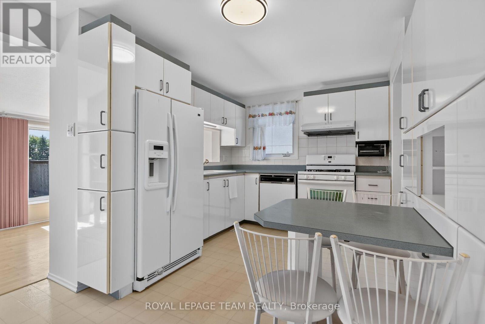 106 Four Seasons Drive, Ottawa, Ontario  K2E 7S1 - Photo 15 - X13779634