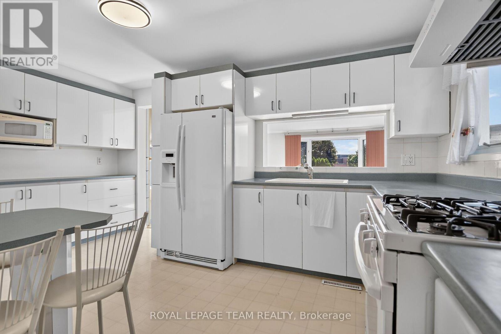 106 Four Seasons Drive, Ottawa, Ontario  K2E 7S1 - Photo 18 - X13779634