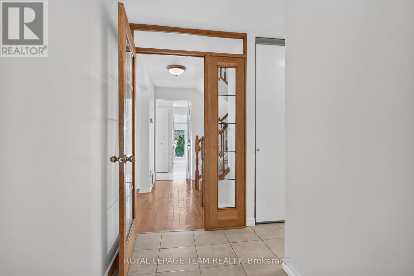 106 Four Seasons Drive, Ottawa, Ontario  K2E 7S1 - Photo 5 - X13779634