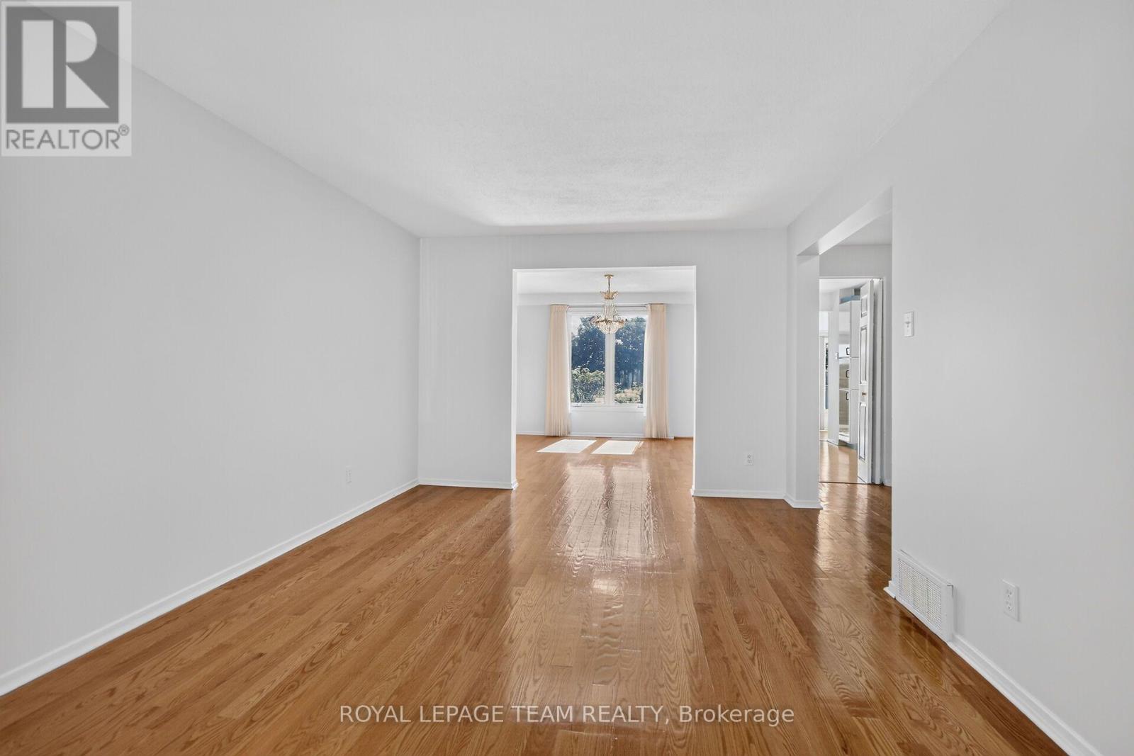 106 Four Seasons Drive, Ottawa, Ontario  K2E 7S1 - Photo 9 - X13779634