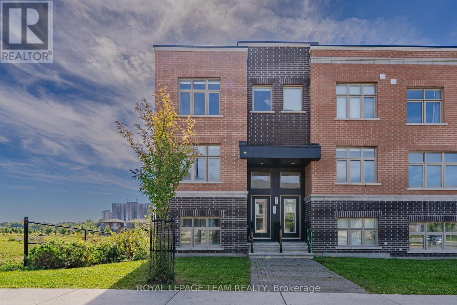 1466 HEMLOCK ROAD, Ottawa, Ontario