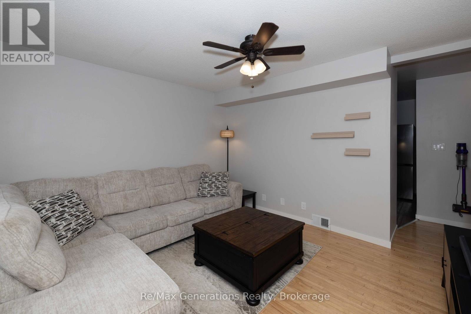 559 Empire Avenue E, Thunder Bay, Ontario  P7E 4S9 - Photo 3 - X13779690