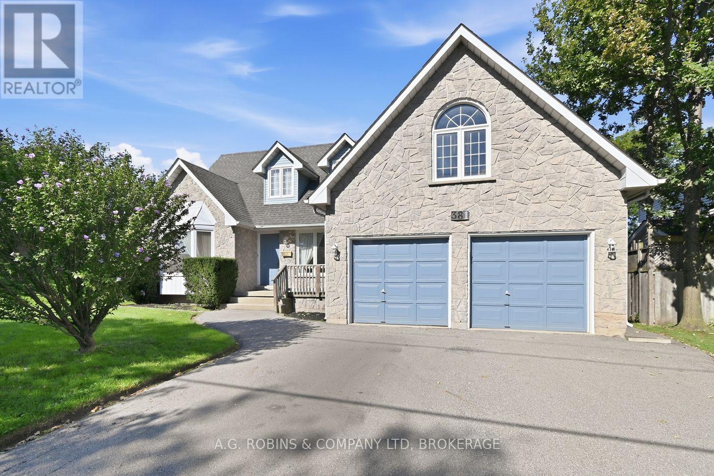 381 Kerman Avenue, Grimsby, Ontario  L3M 5C4 - Photo 1 - X13779756