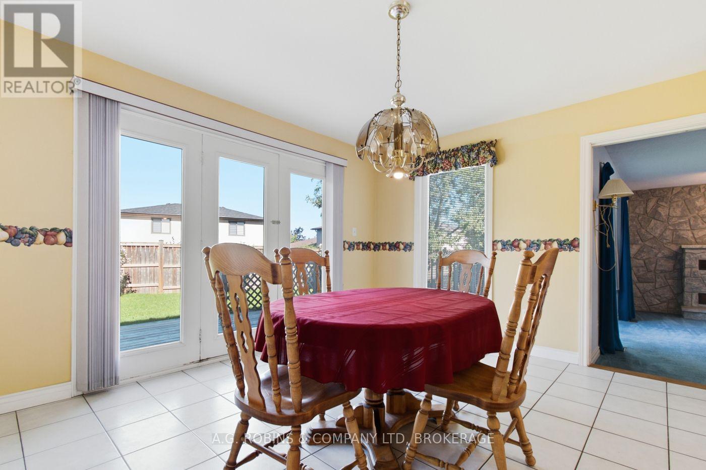 381 Kerman Avenue, Grimsby, Ontario  L3M 5C4 - Photo 11 - X13779756