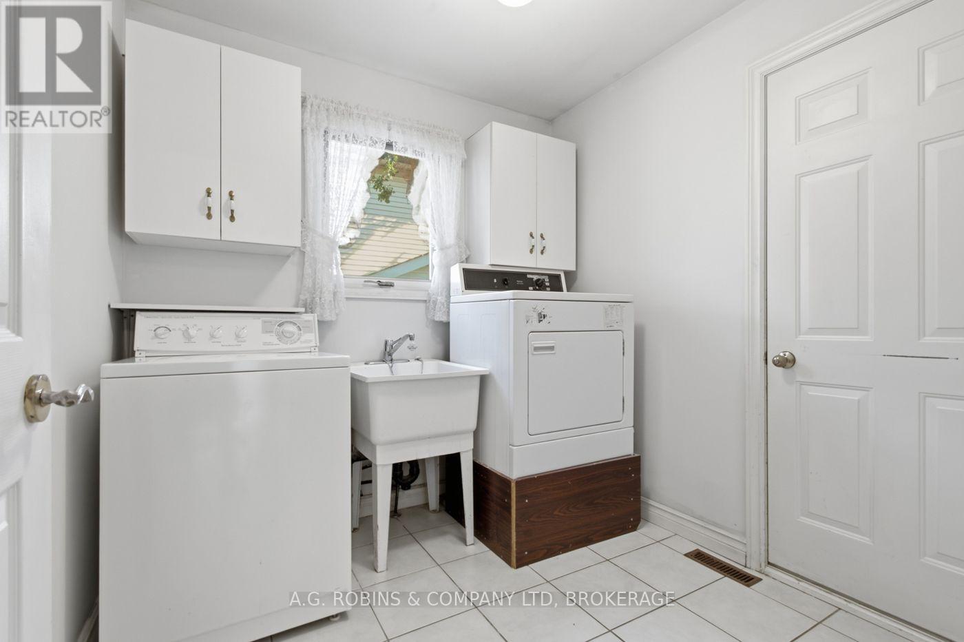 381 Kerman Avenue, Grimsby, Ontario  L3M 5C4 - Photo 16 - X13779756