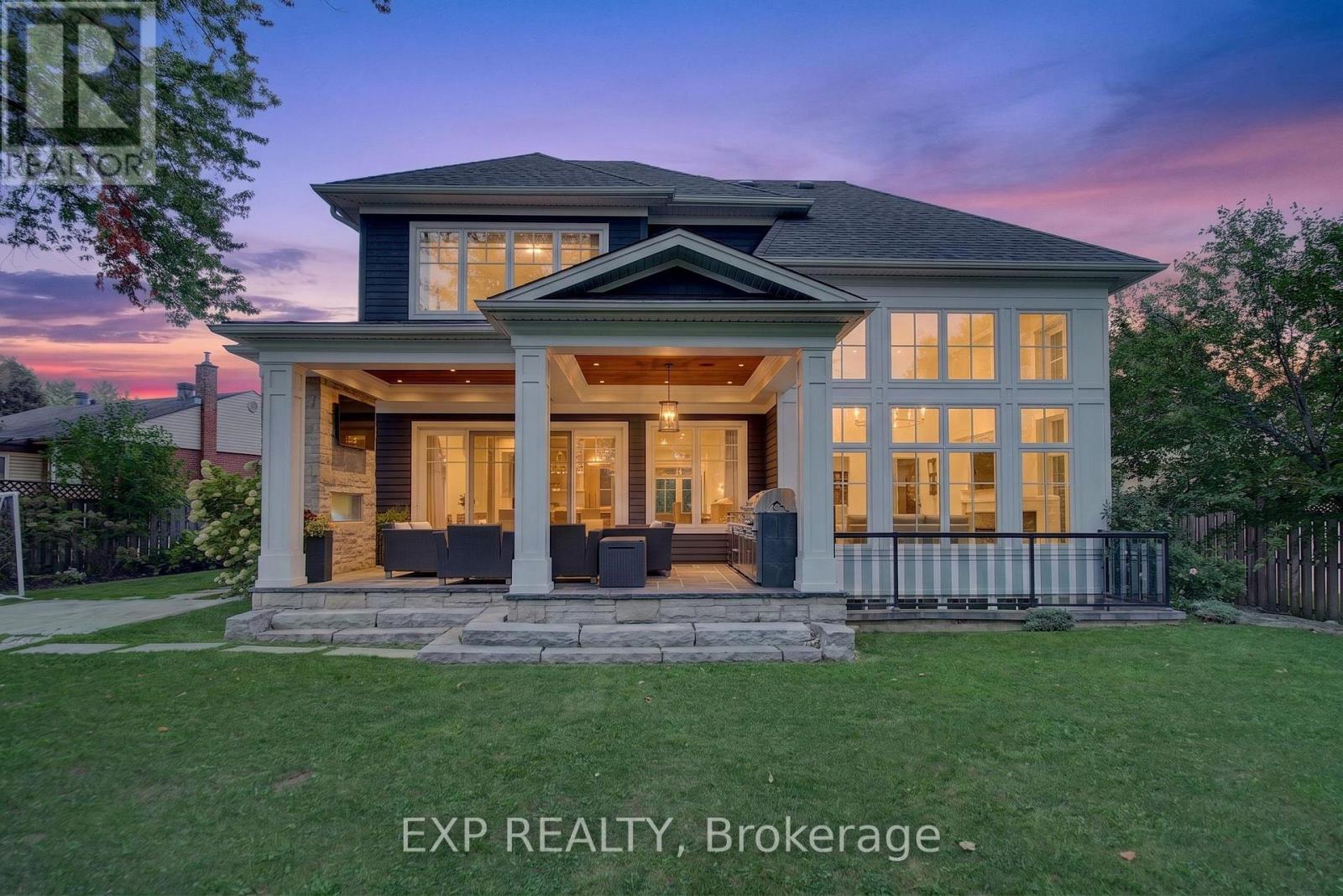528 Wellington Crescent, Oakville, Ontario  L6L 4X5 - Photo 2 - W13779762