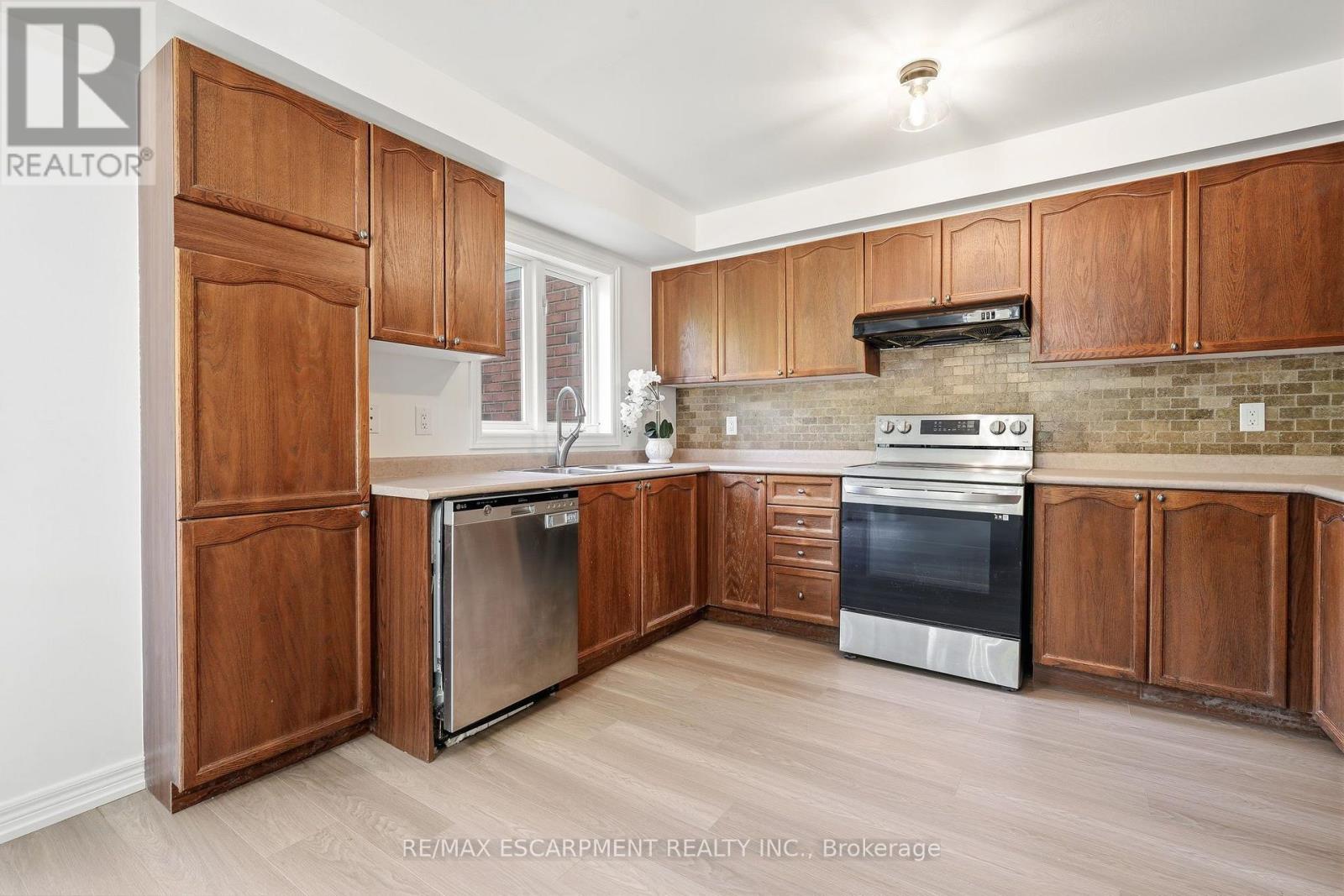 7 - 1745 Creek Way, Burlington, Ontario  L7L 7E1 - Photo 10 - W13775006