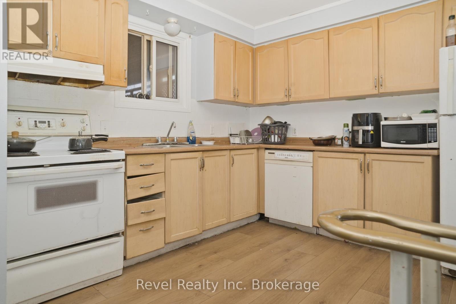 5 Southview Crescent, North Bay, Ontario  P1B 8T9 - Photo 2 - X13779906