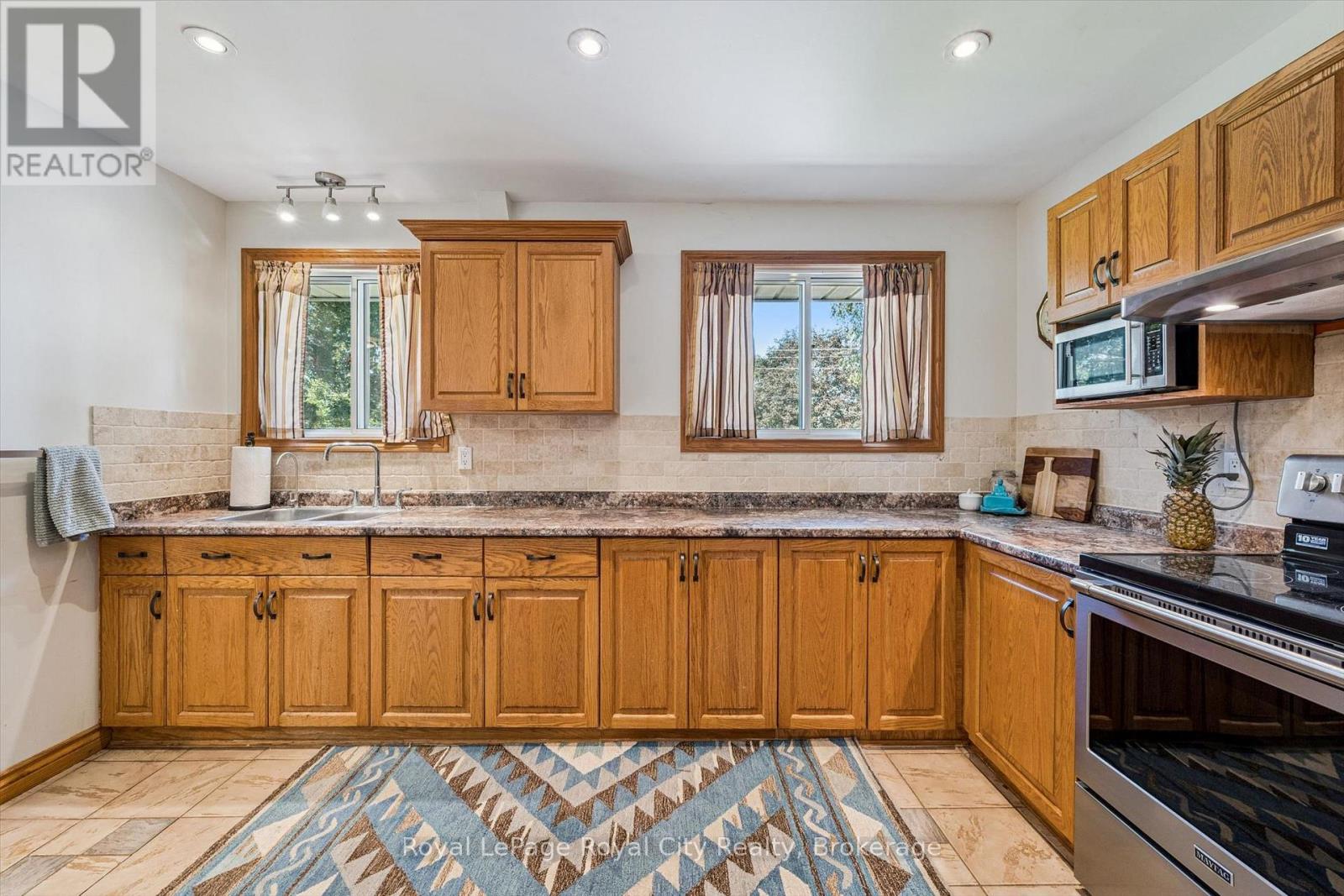159 Country Club Drive, Guelph (Victoria North), Ontario  N1E 3K8 - Photo 4 - X13779852