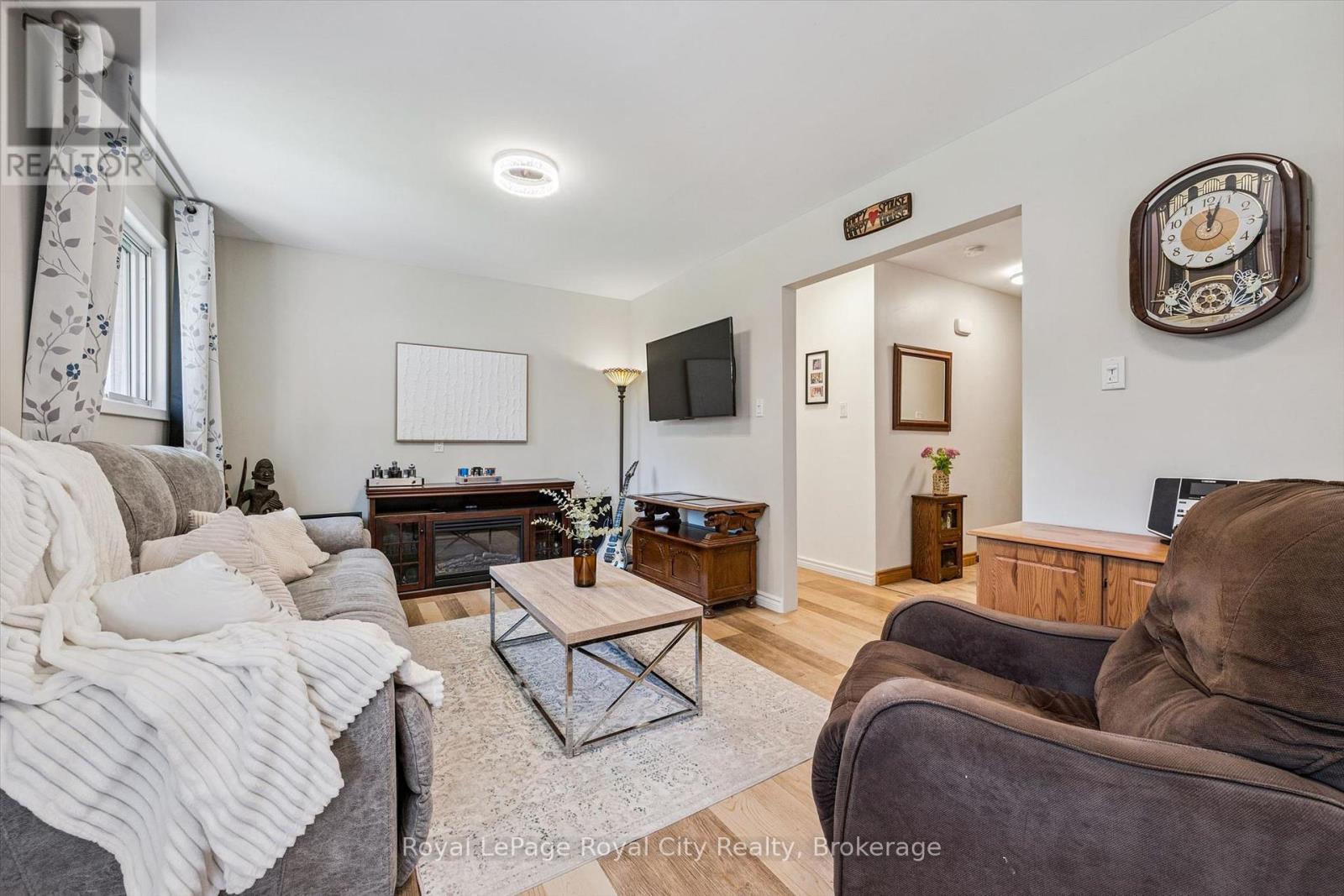 159 Country Club Drive, Guelph (Victoria North), Ontario  N1E 3K8 - Photo 9 - X13779852