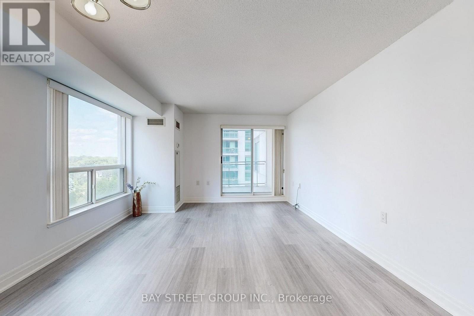 801 - 21 Hillcrest Avenue, Toronto, Ontario  M2N 7K2 - Photo 5 - C13779736