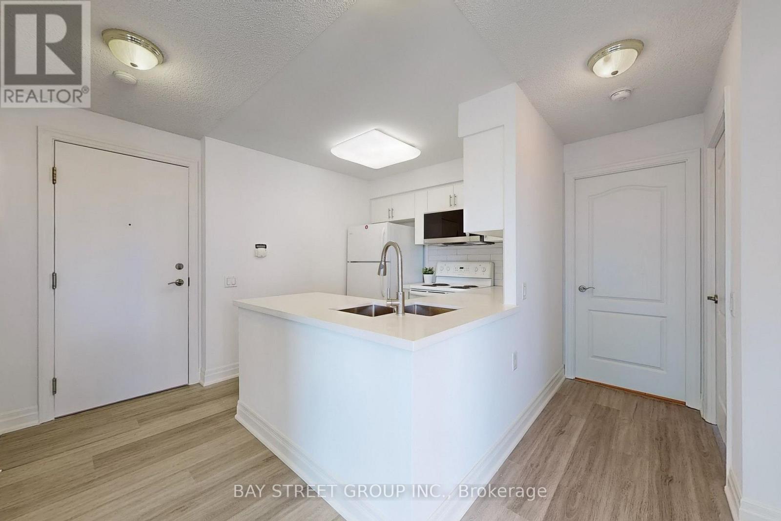801 - 21 Hillcrest Avenue, Toronto, Ontario  M2N 7K2 - Photo 8 - C13779736