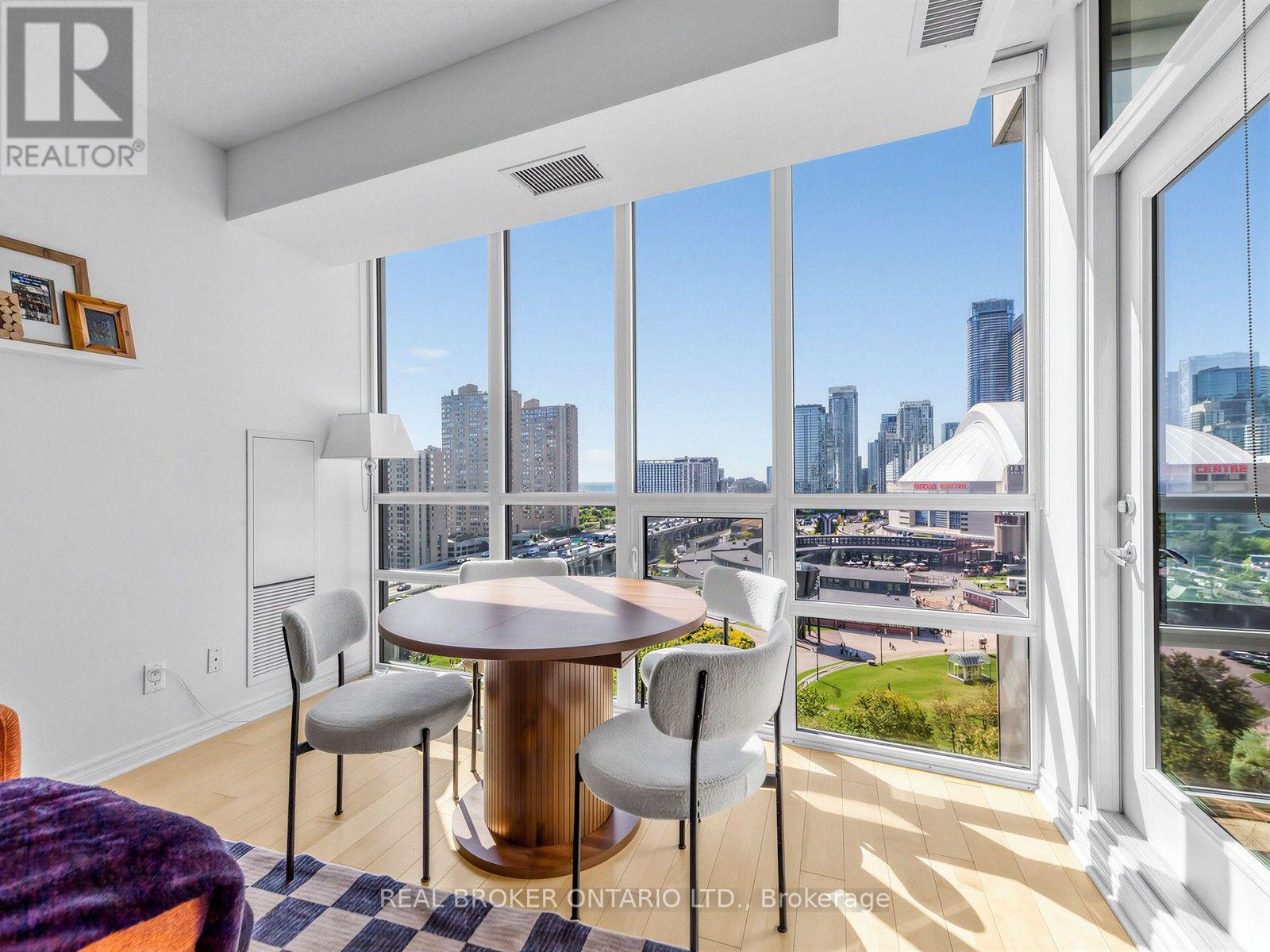 1717 - 25 Lower Simcoe Street, Toronto, Ontario  M5J 3A1 - Photo 9 - C13779806