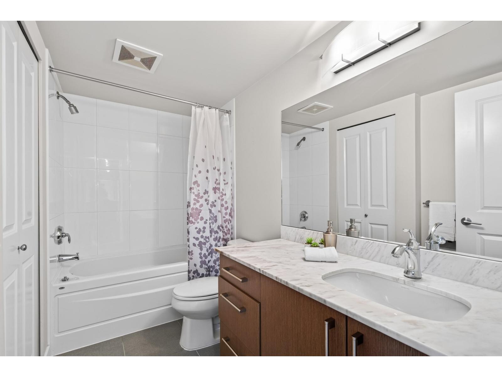 221 15745 Croydon Drive, Surrey, British Columbia  V3Z 2L5 - Photo 17 - R3161654