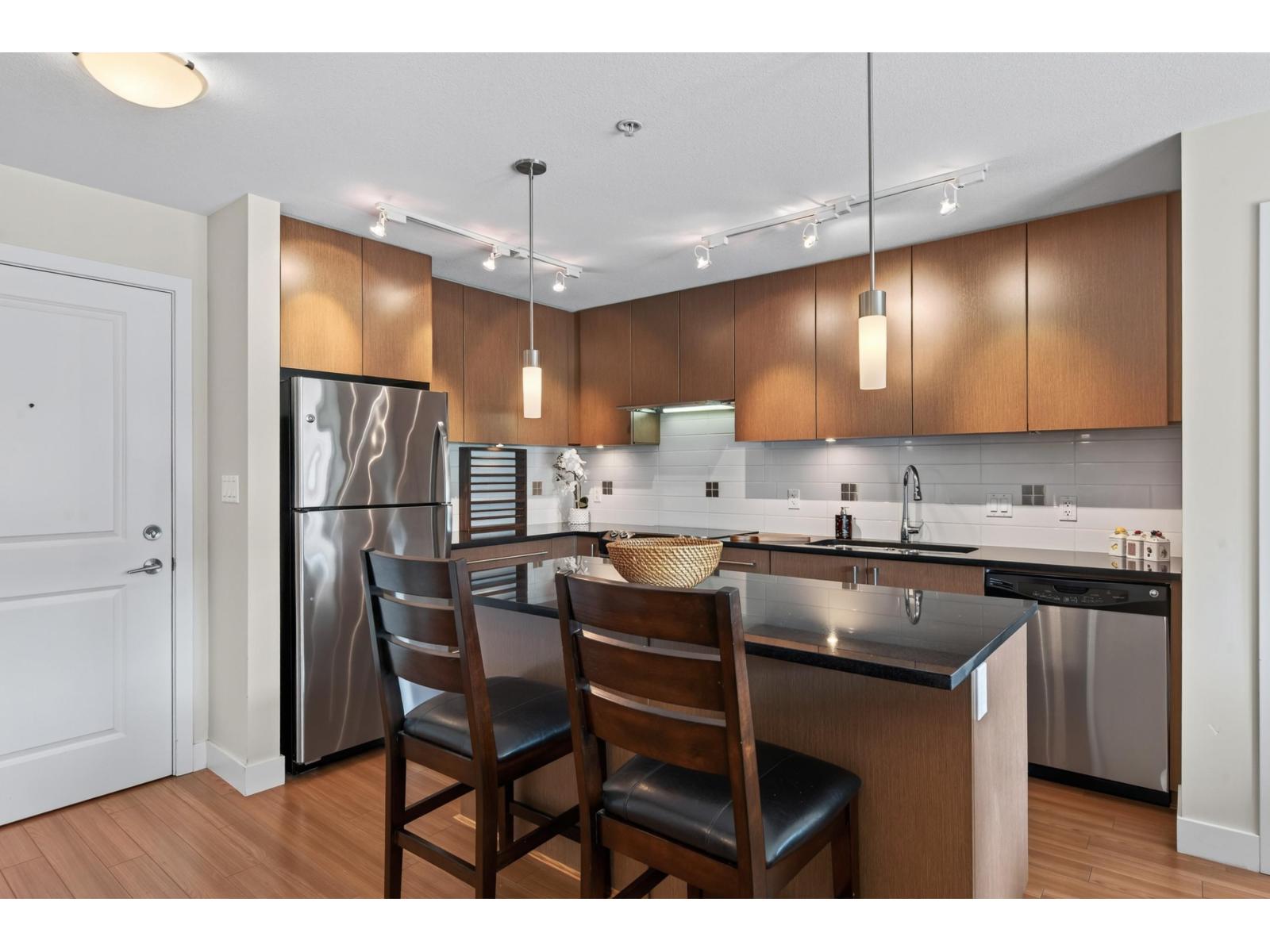 221 15745 Croydon Drive, Surrey, British Columbia  V3Z 2L5 - Photo 10 - R3161654