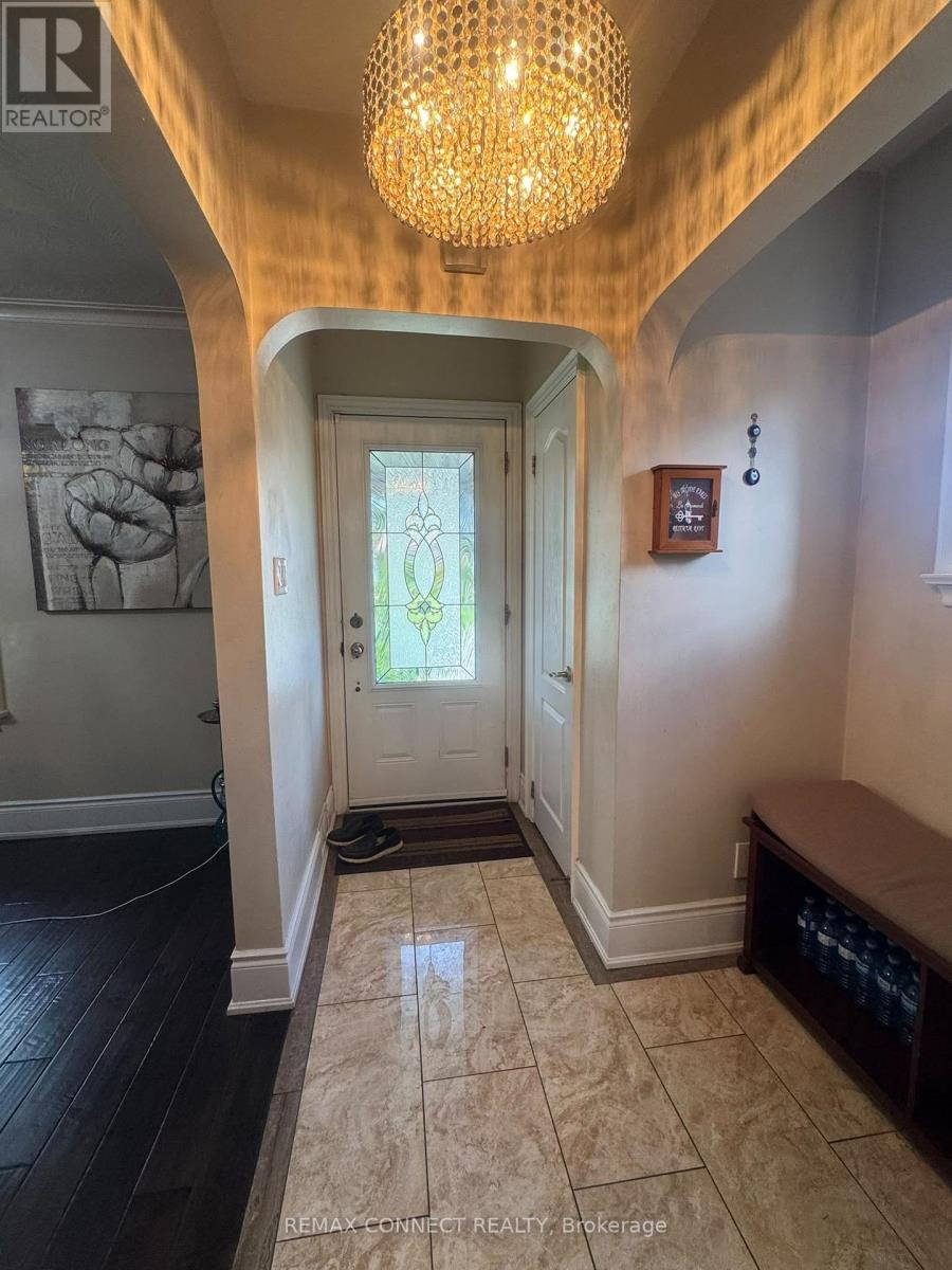 189 Tower Drive, Toronto, Ontario  M1R 3P6 - Photo 4 - E13779604