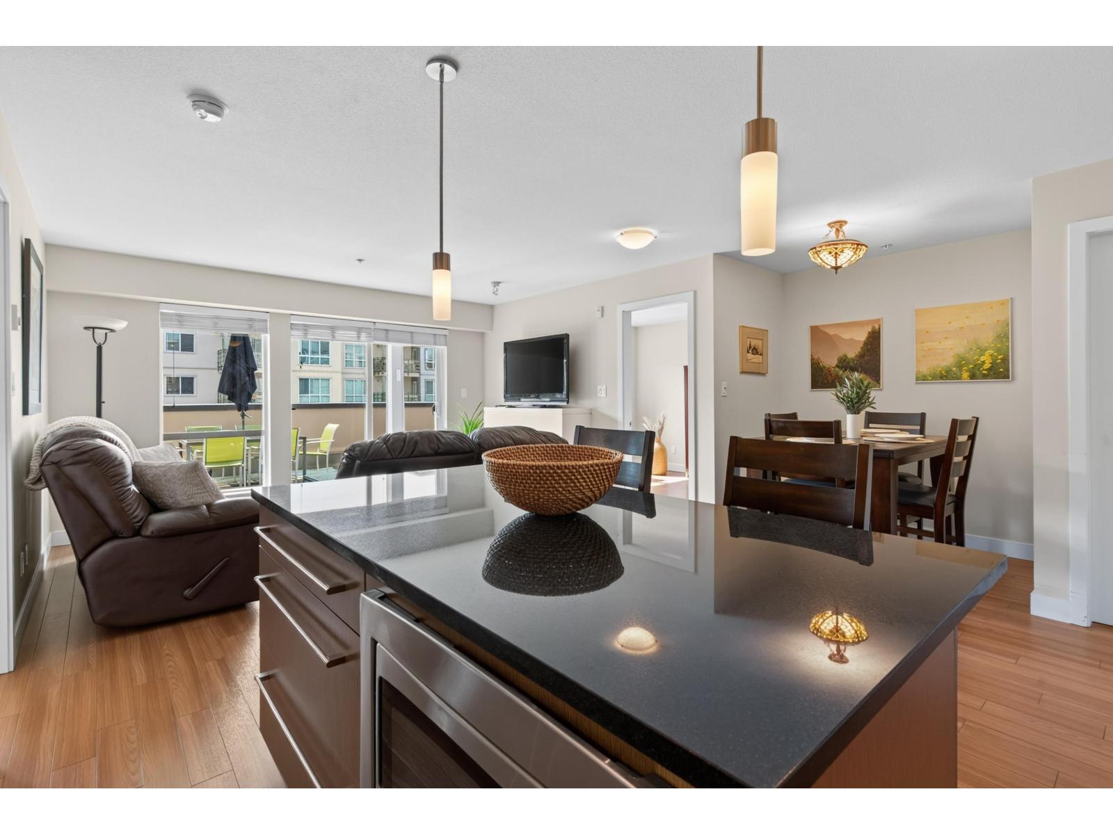 221 15745 Croydon Drive, Surrey, British Columbia  V3Z 2L5 - Photo 12 - R3161654