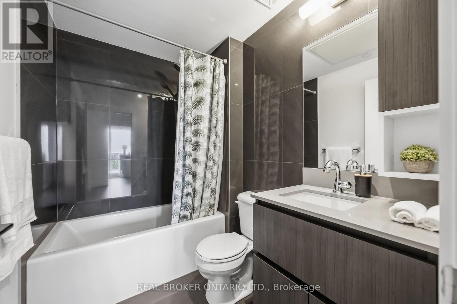 611 - 15 Baseball Place, Toronto, Ontario  M4M 0E6 - Photo 24 - E13779662