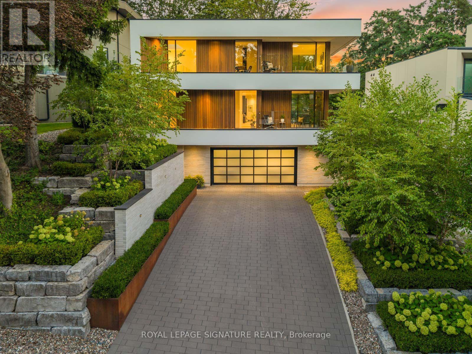 8 FALLINGBROOK WOOD, Toronto, Ontario