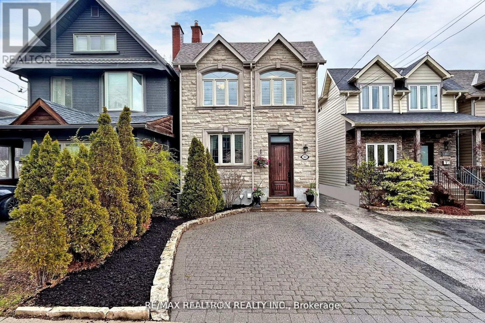 183 Blantyre Avenue, Toronto, Ontario  M1N 2R6 - Photo 2 - E13779688