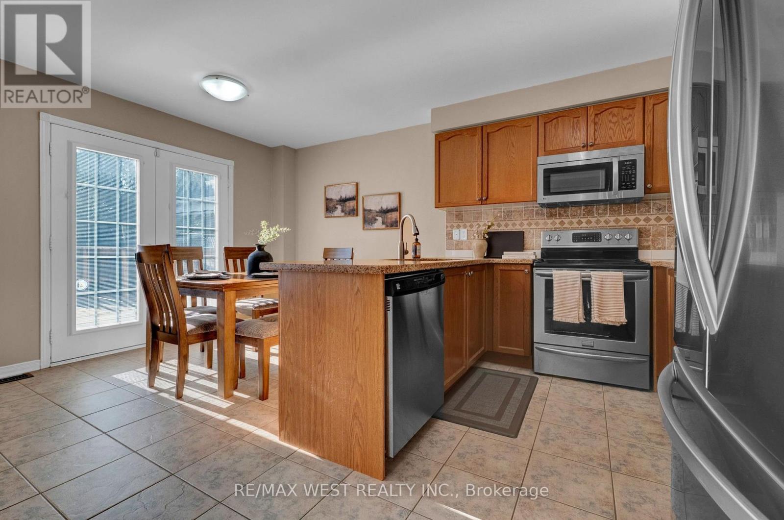 1210 Meath Drive, Oshawa, Ontario  L1K 0G5 - Photo 12 - E13779716