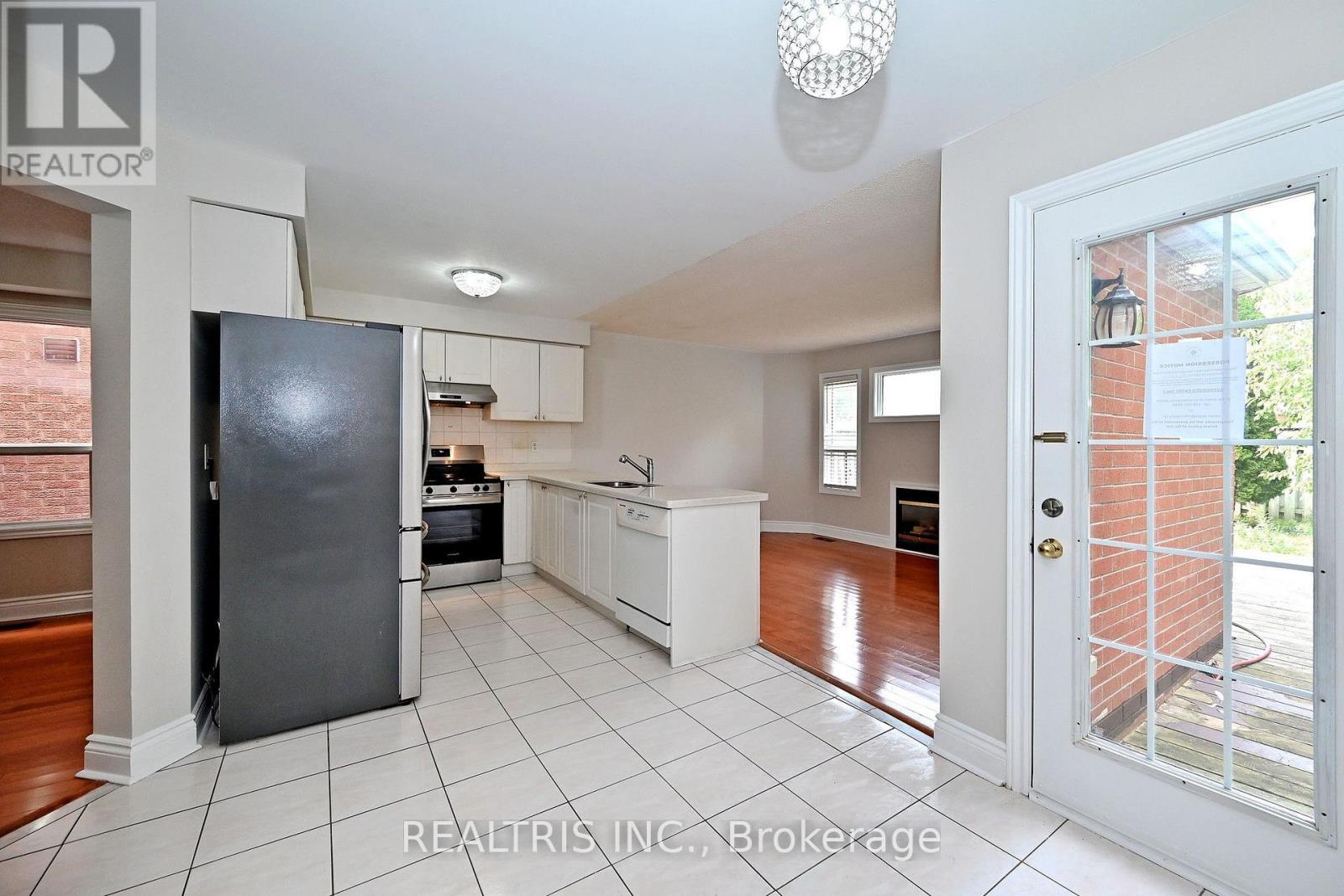 101 Booth Crescent N, Ajax, Ontario  L1Z 1H7 - Photo 10 - E13779758