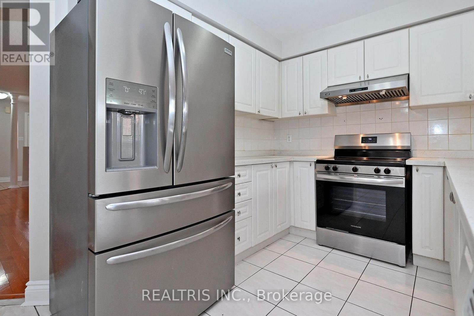 101 Booth Crescent N, Ajax, Ontario  L1Z 1H7 - Photo 19 - E13779758