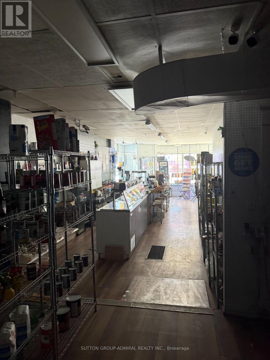 1572 Queen Street E, Toronto, Ontario  M4L 1E9 - Photo 12 - E13779822