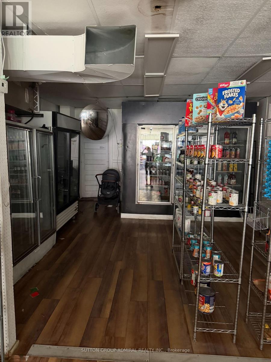 1572 Queen Street E, Toronto, Ontario  M4L 1E9 - Photo 13 - E13779822