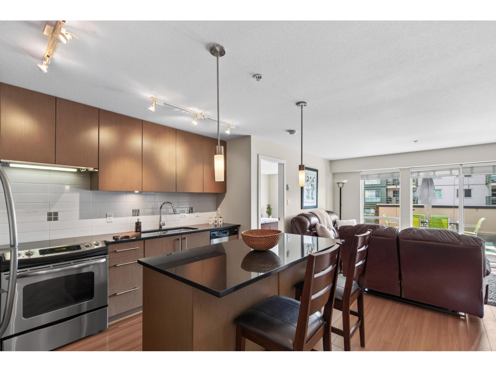 221 15745 Croydon Drive, Surrey, British Columbia  V3Z 2L5 - Photo 7 - R3161654