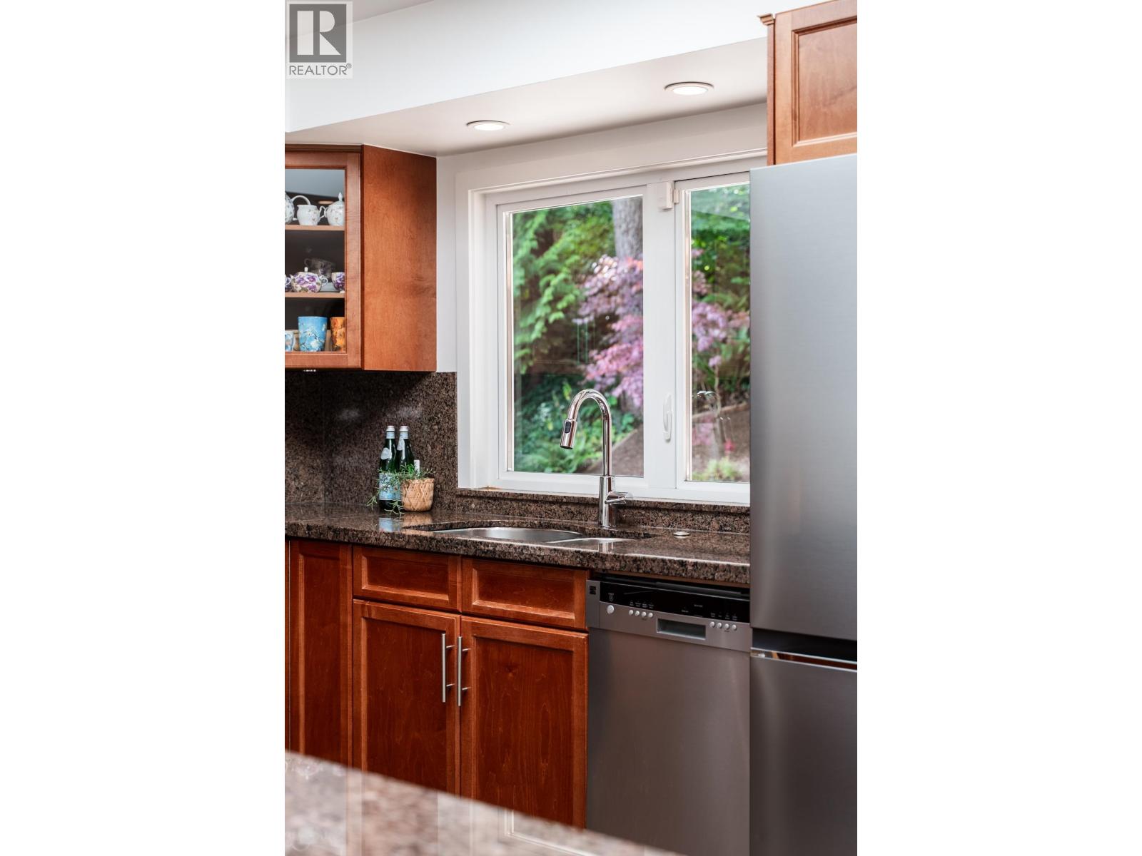 1941 Arborlynn Drive, North Vancouver, British Columbia  V7J 2V7 - Photo 12 - R3164806