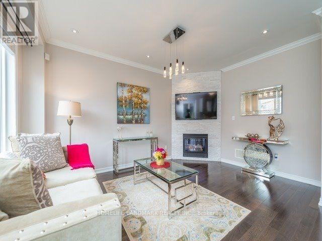 98 Stoyell Drive, Richmond Hill, Ontario  L4E 0M8 - Photo 8 - N13779594