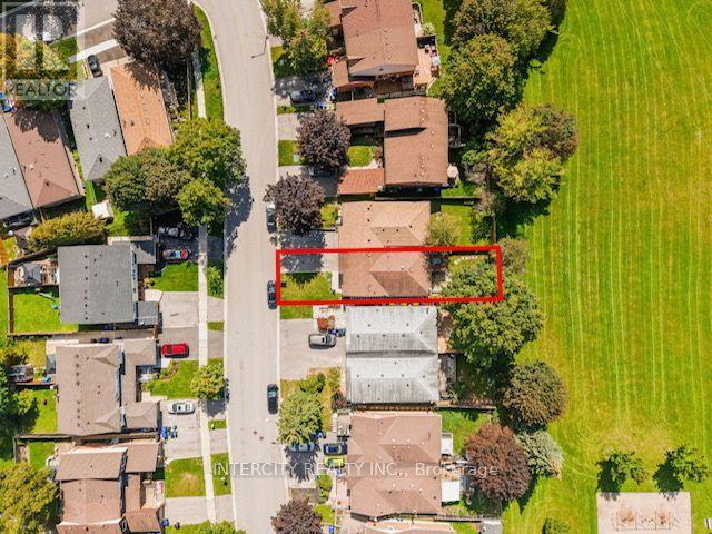 202 Collings Avenue, Bradford West Gwillimbury, Ontario  L3Z 1W1 - Photo 2 - N13779616