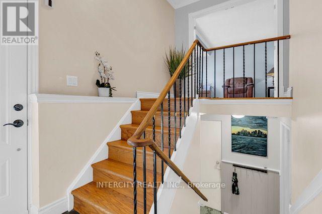 202 Collings Avenue, Bradford West Gwillimbury, Ontario  L3Z 1W1 - Photo 7 - N13779616