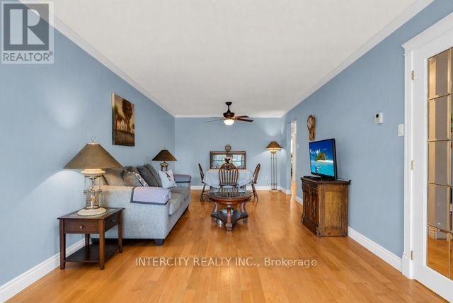 202 Collings Avenue, Bradford West Gwillimbury, Ontario  L3Z 1W1 - Photo 8 - N13779616
